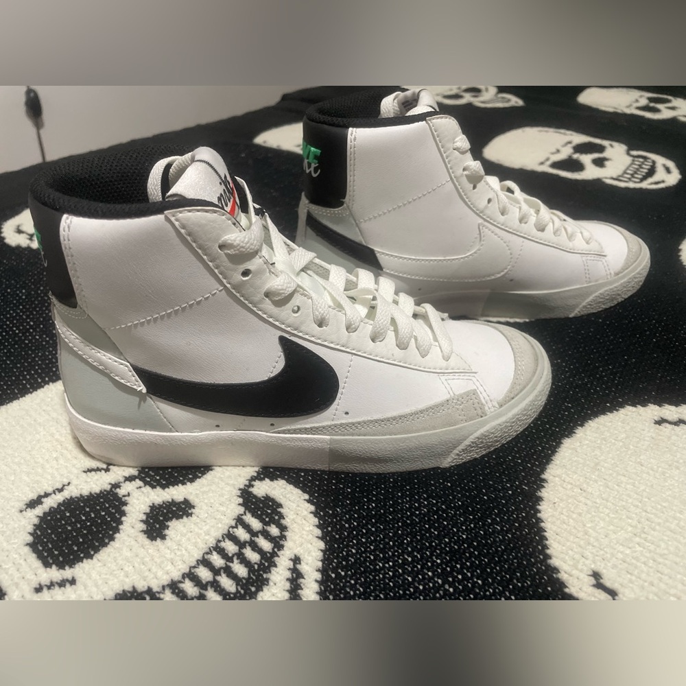 Nike Blazer Mid 77 - Picture 2 of 10